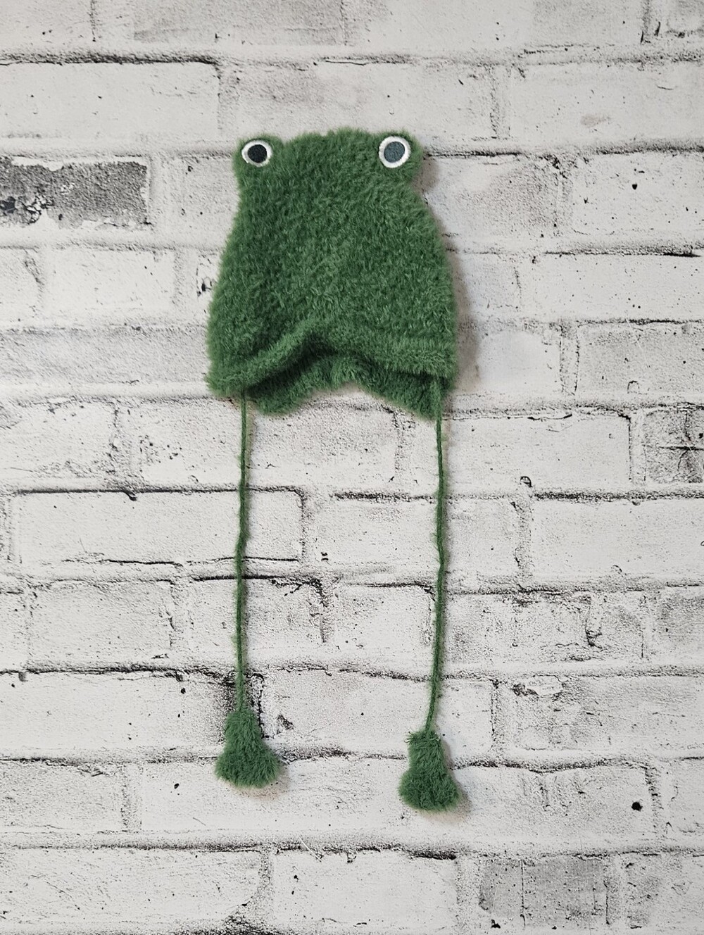 Green Fuzzy Frog Earflap Beanie Hat Tassels Novelty Kawaii One Size